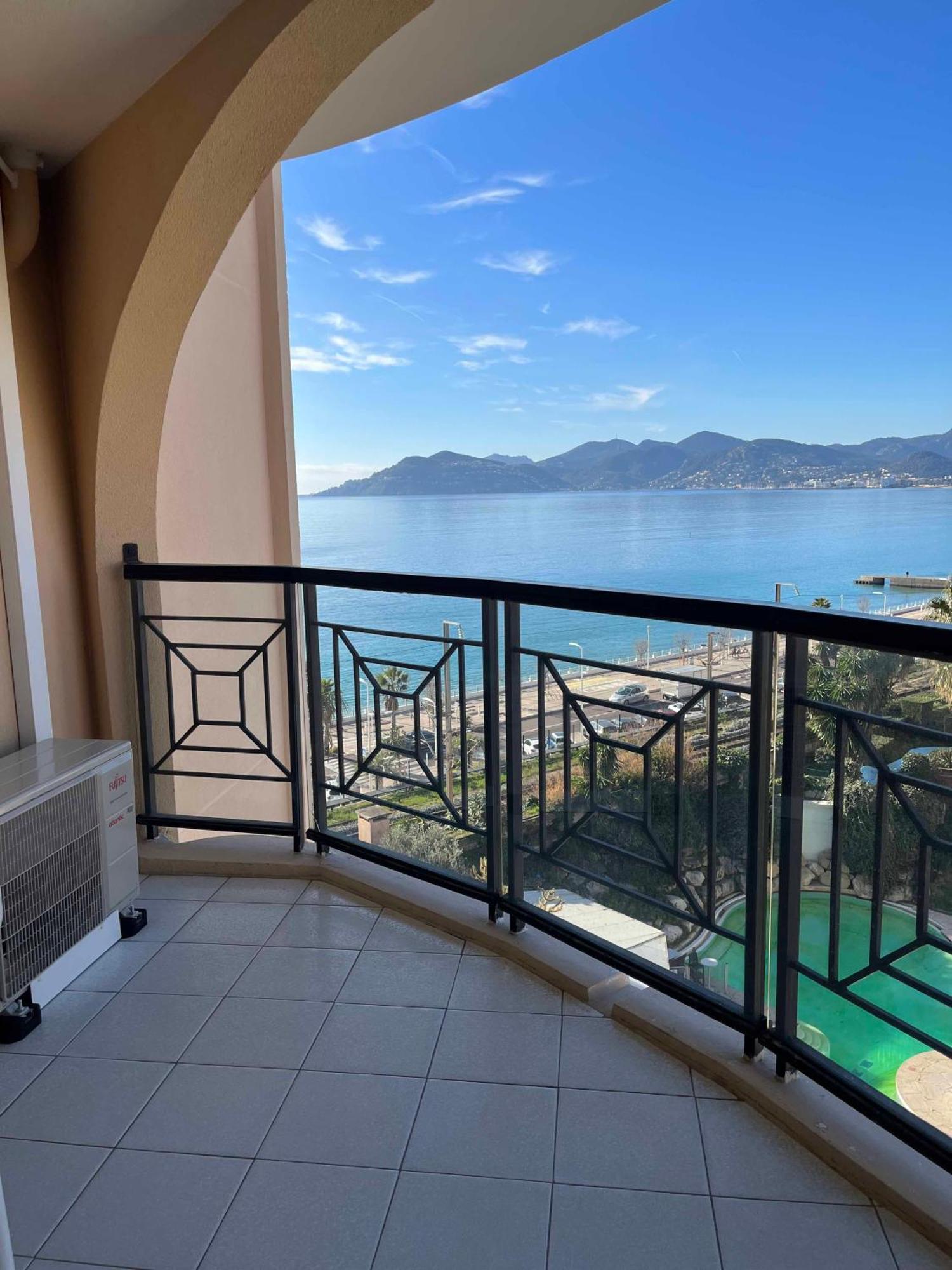 Cannes Apartment With Sea View, Aircondition And Parking Appartement *